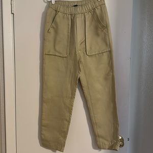 Zara Pant with a large pocket detail. Elastic waistband.